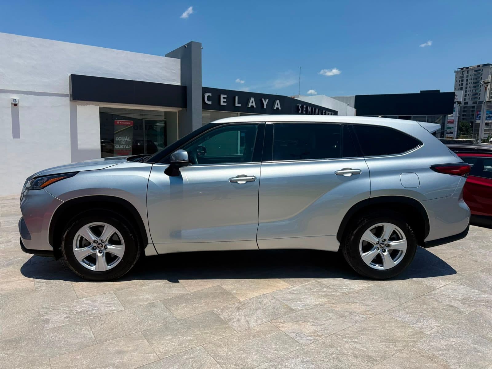 Toyota Highlander 2022 — foto 4