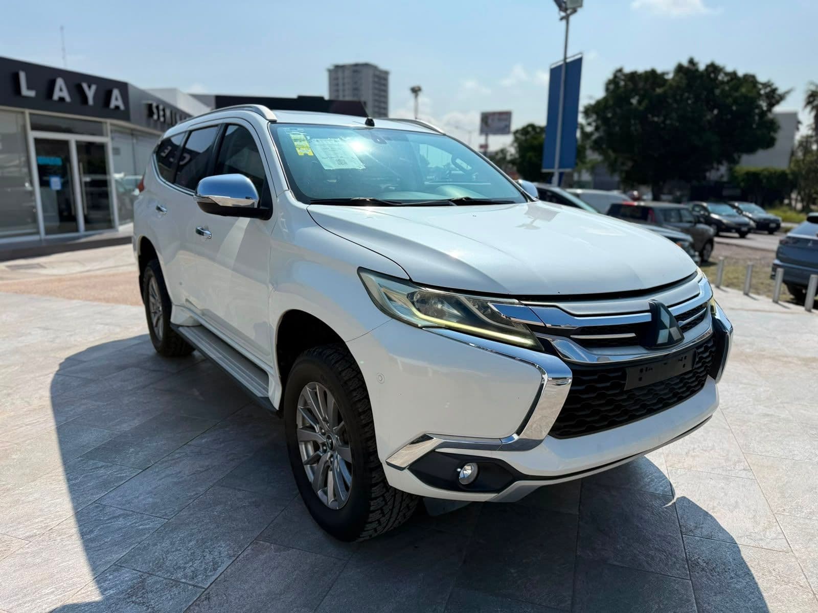 Mitsubishi Montero 2018 — foto 2