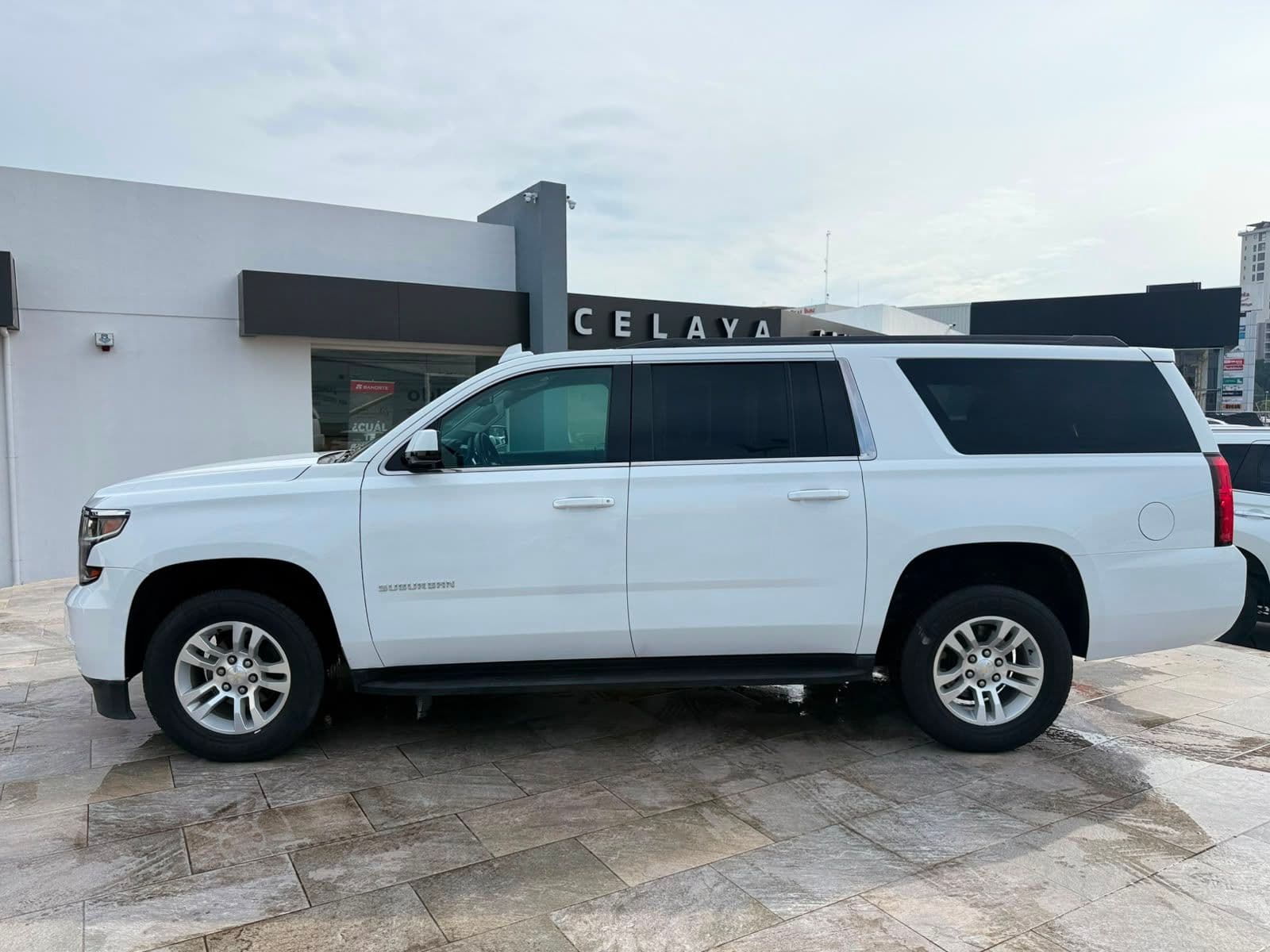 Chevrolet Suburban 2020 — foto 4