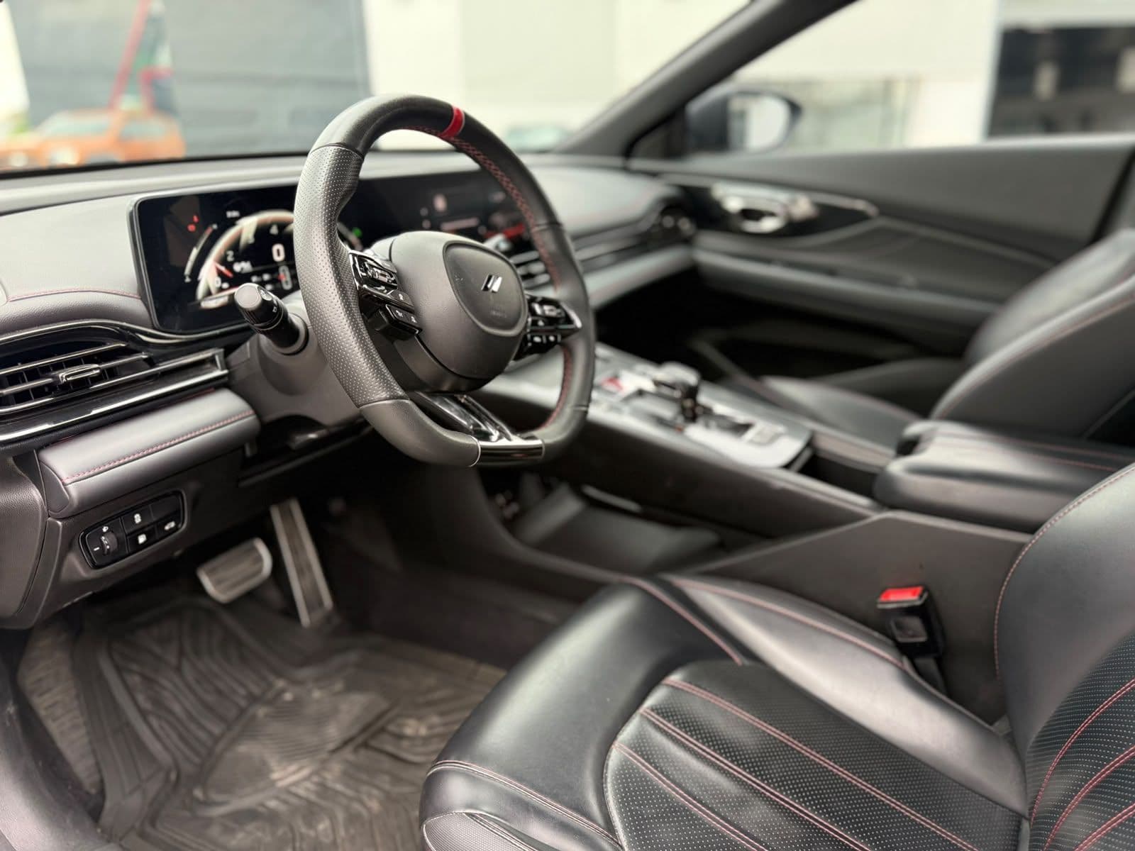 Dodge Attitude 2025 — foto 8