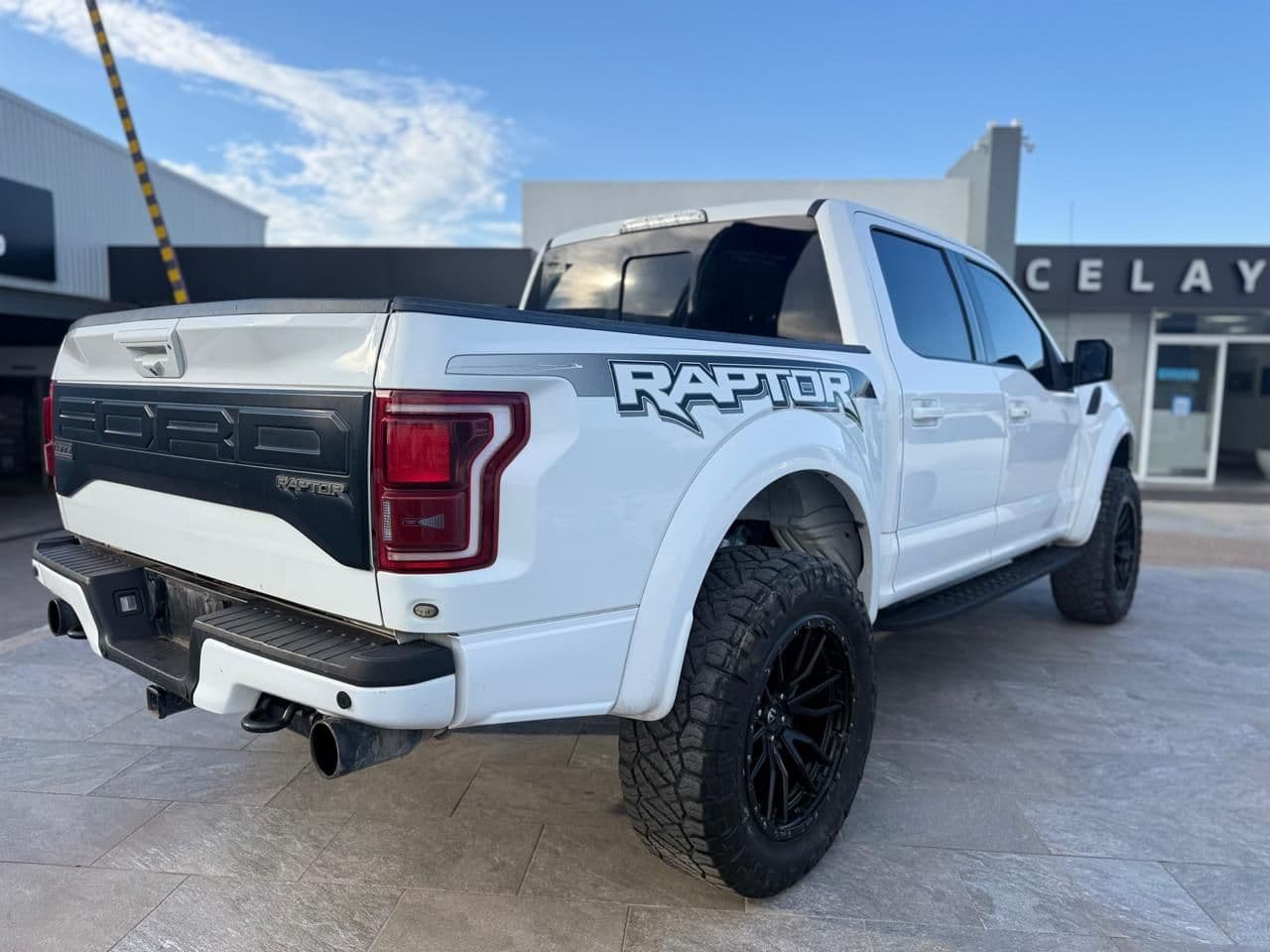 Ford Lobo Raptor SVT 2018 — foto 5