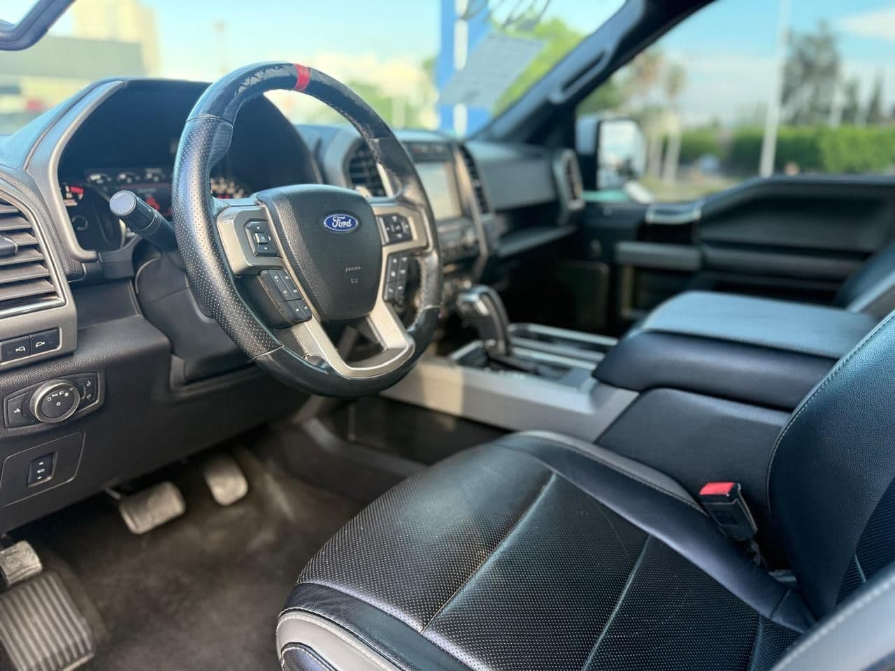 Ford Lobo Raptor SVT 2018 — foto 8