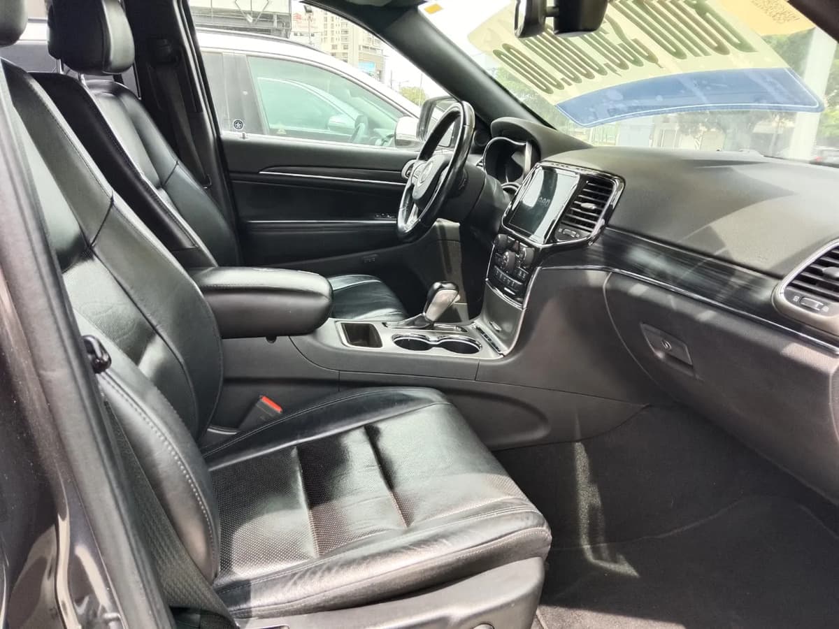 Jeep Grand Cherokee 2021 — foto 8